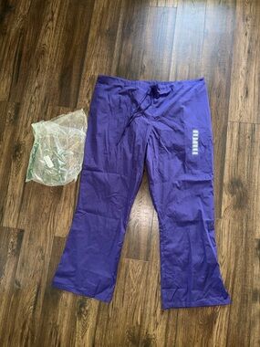 Cherokee scrub pants. Purple. Size 3XL new